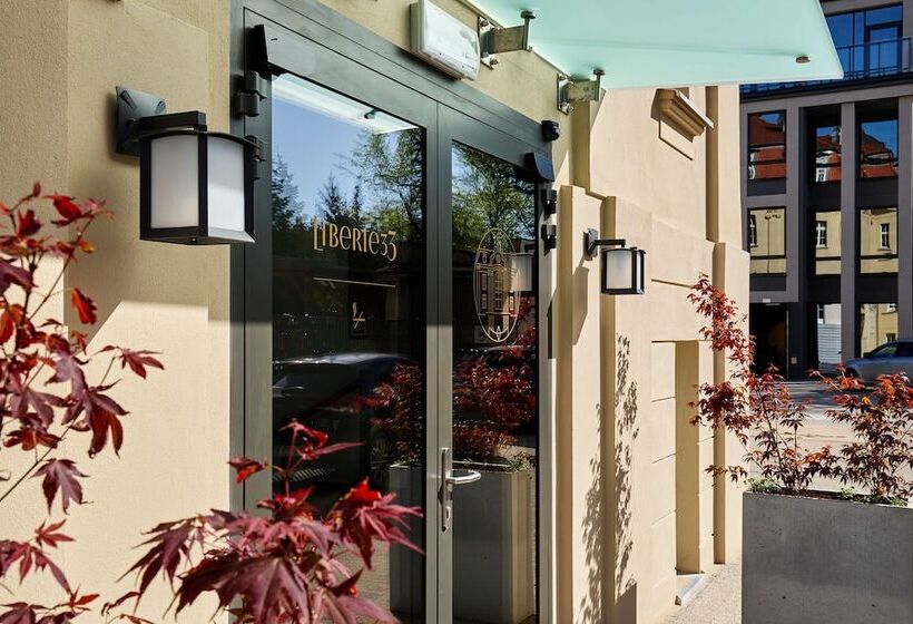 فندق Liberte 33, Bw Premier Collection