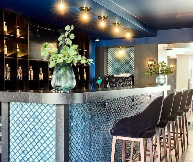 فندق Liberte 33, Bw Premier Collection