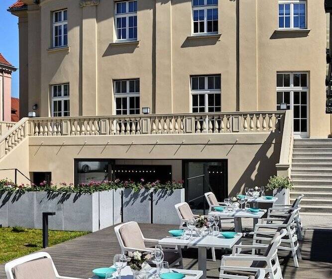 فندق Liberte 33, Bw Premier Collection