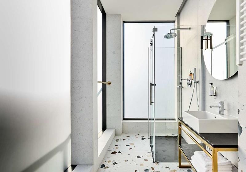 فندق Liberte 33, Bw Premier Collection