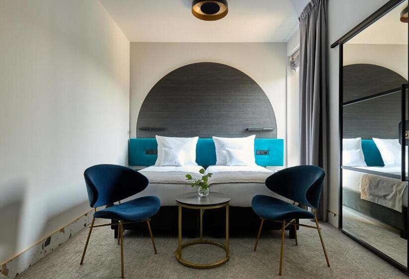 فندق Liberte 33, Bw Premier Collection