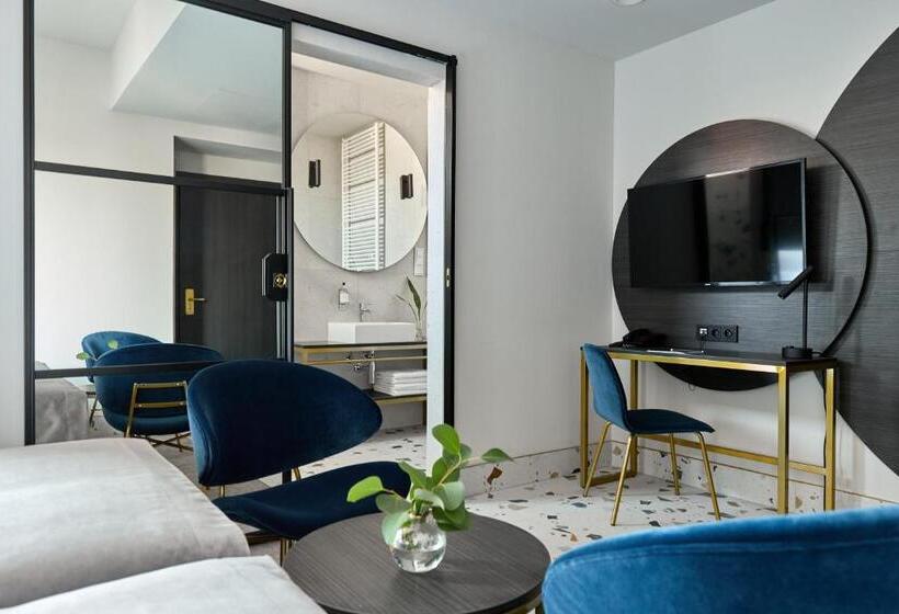 فندق Liberte 33, Bw Premier Collection