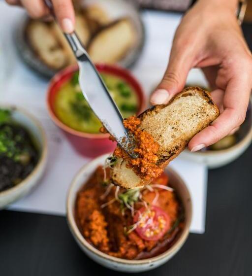 فندق Liberte 33, Bw Premier Collection