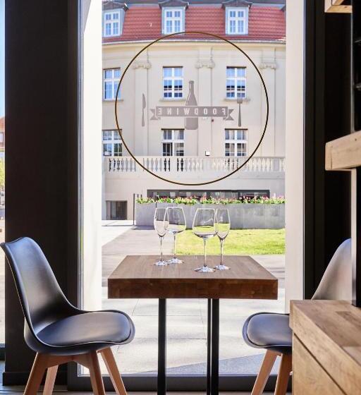 فندق Liberte 33, Bw Premier Collection