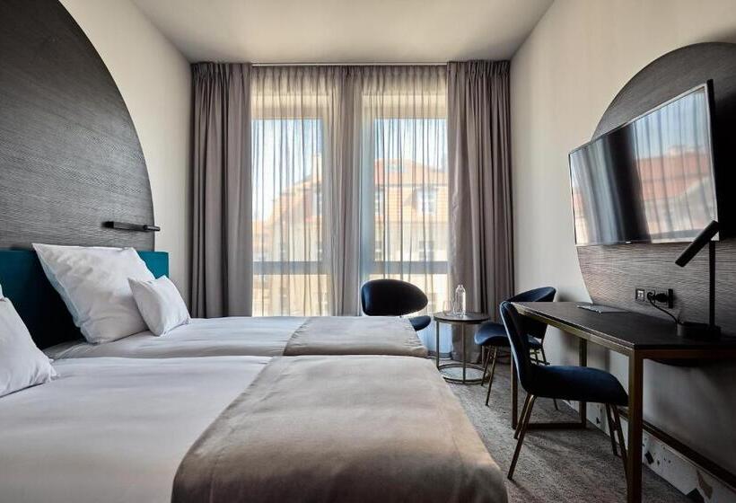 فندق Liberte 33, Bw Premier Collection