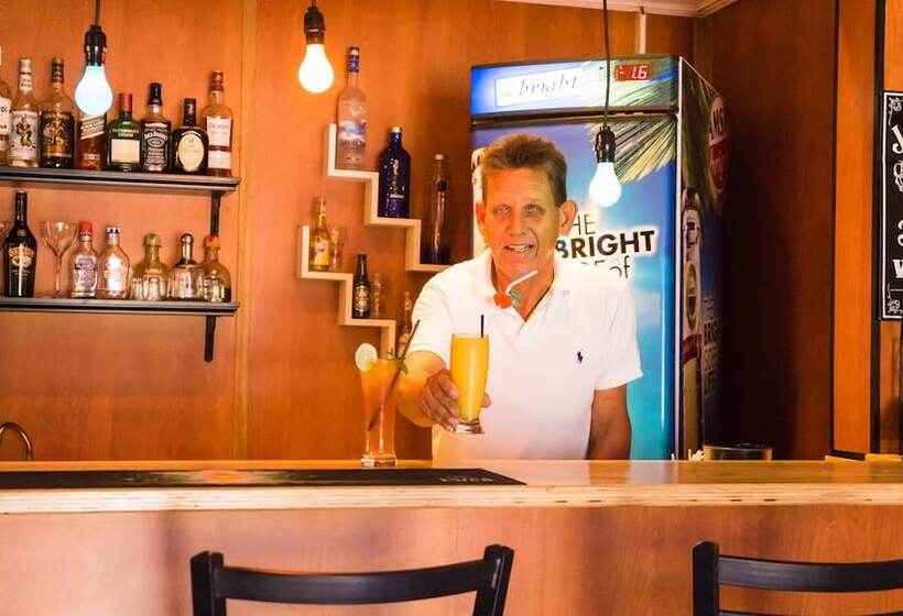 هتل Sea Breeze Town