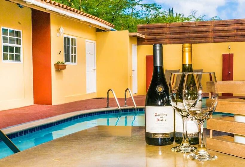 هتل Sea Breeze Town