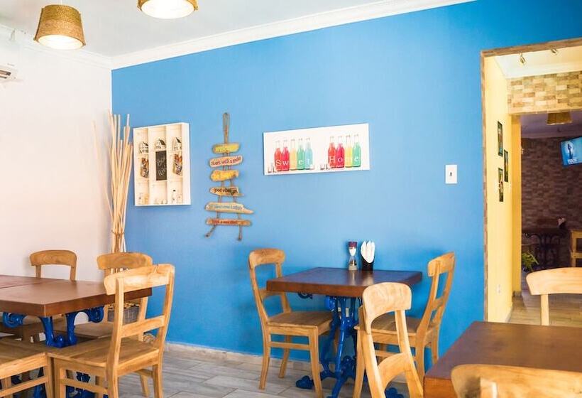 هتل Sea Breeze Town