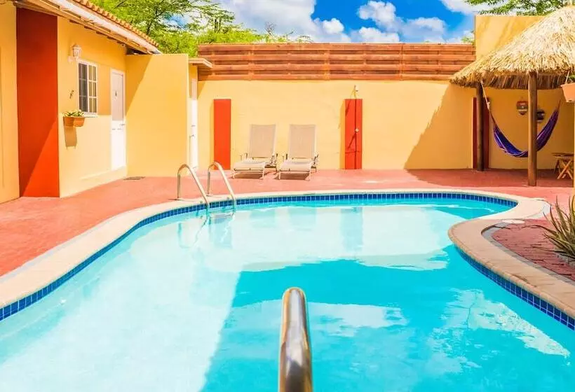 هتل Sea Breeze Town