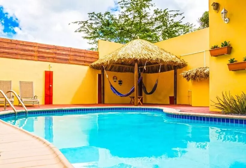 هتل Sea Breeze Town