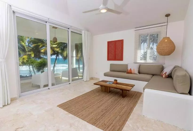 Hotelli Las Canas Beach Retreat