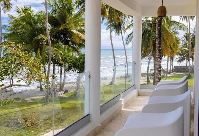 Hotelli Las Canas Beach Retreat