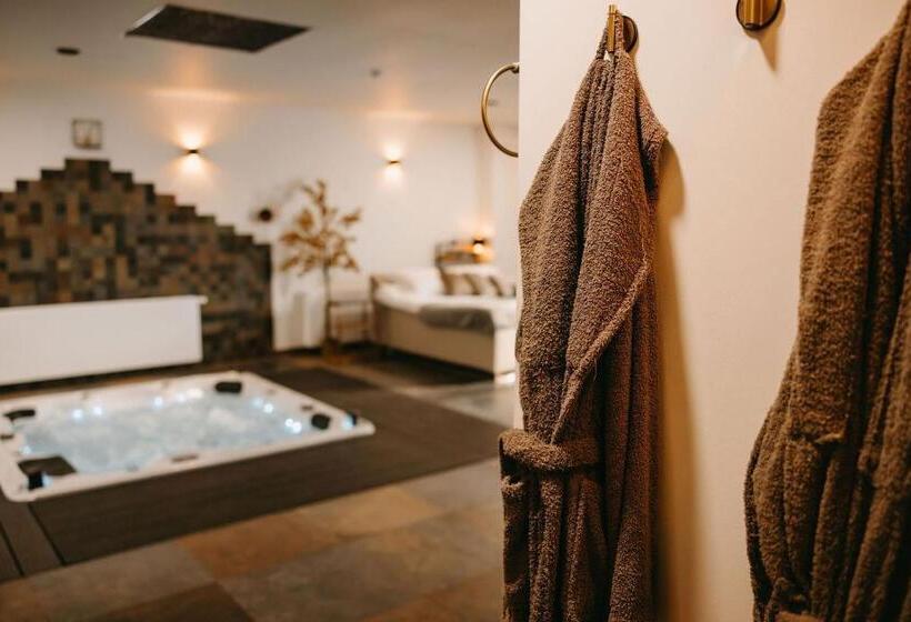 Bed and Breakfast Maas En Waal Wellness & Suites