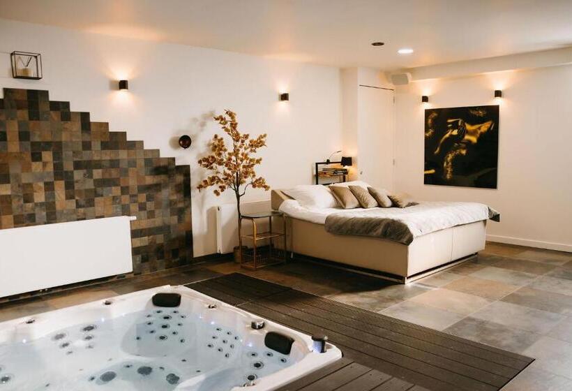 Bed and Breakfast Maas En Waal Wellness & Suites