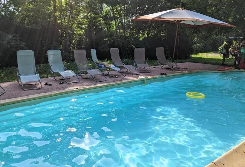 민박 Strawberry Hill