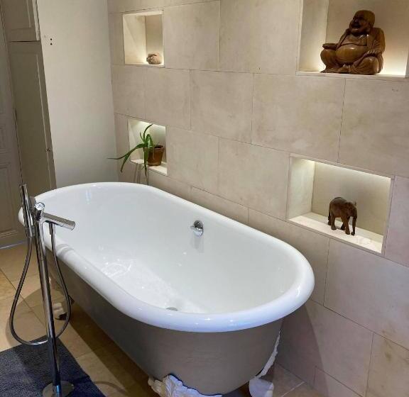 민박 Strawberry Hill