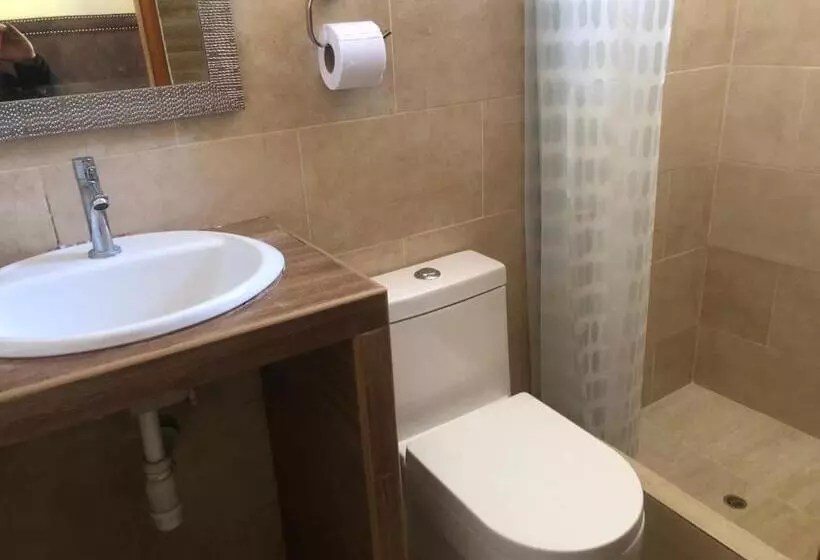 پانسیون Antara Hostal