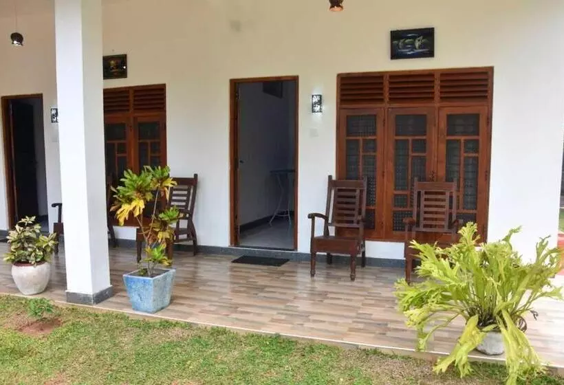 Majatalo Wilpattu Lakwin Guest