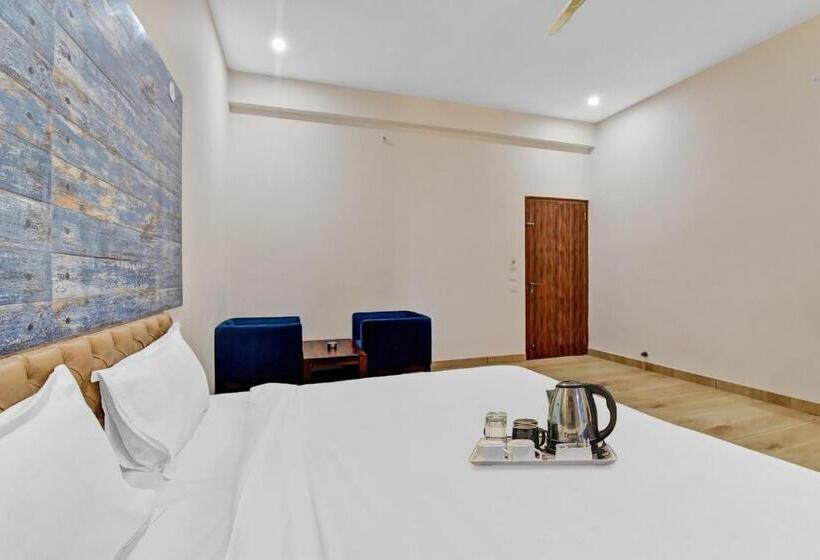 Collection O 86679 Hotel Amrapali Inn