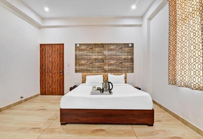 Collection O 86679 Hotel Amrapali Inn