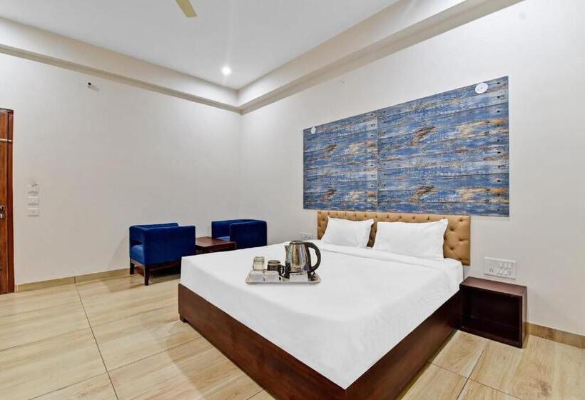 Collection O 86679 Hotel Amrapali Inn