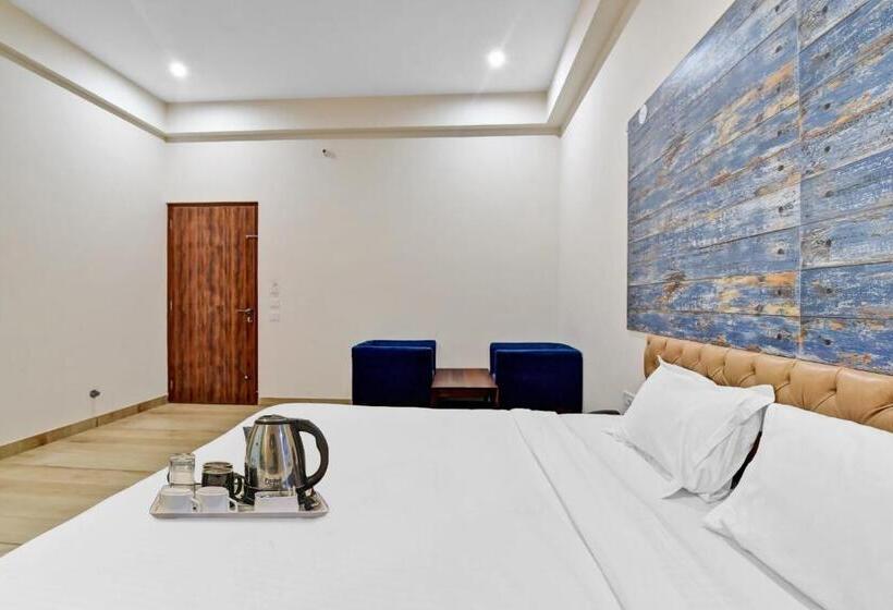 Collection O 86679 Hotel Amrapali Inn