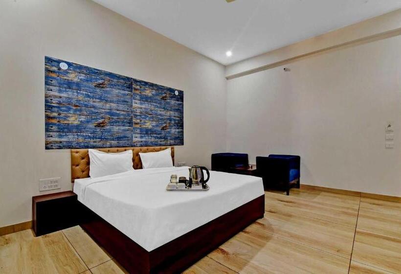 Collection O 86679 Hotel Amrapali Inn