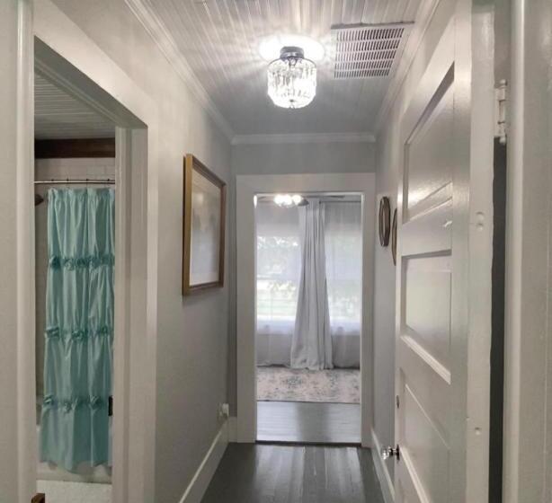 Dabbs Hotel Bed And Breakfast