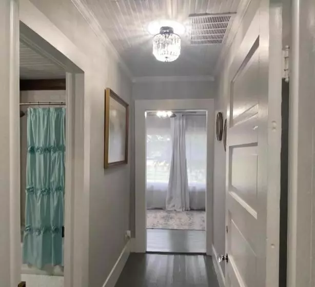 Dabbs Hotel Bed And Breakfast