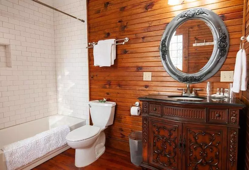 Dabbs Hotel Bed And Breakfast