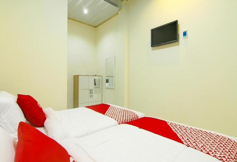 בית מלון כפרי Oyo 90978 Khalifi Guesthouse Syariah