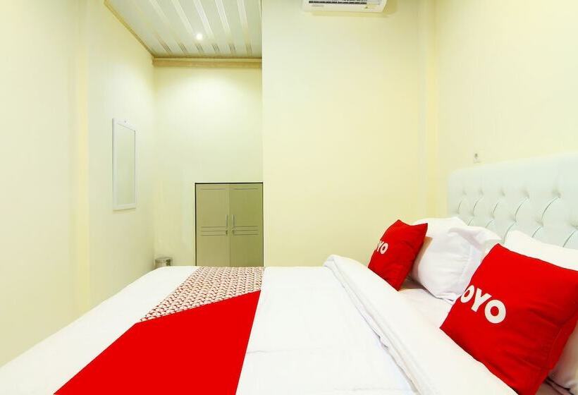 בית מלון כפרי Oyo 90978 Khalifi Guesthouse Syariah