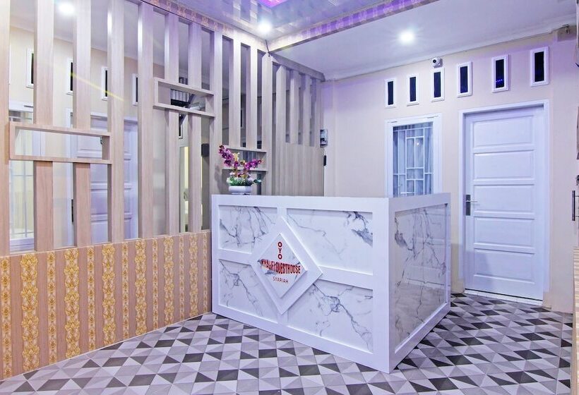 בית מלון כפרי Oyo 90978 Khalifi Guesthouse Syariah