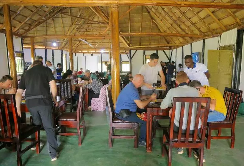 Hotel Queen Elizabeth Safari Lodge
