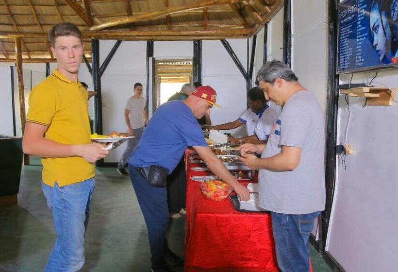 هتل Queen Elizabeth Safari Lodge