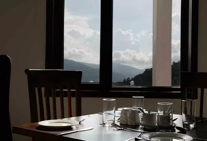 Hotelli Shivani Foods & Resort