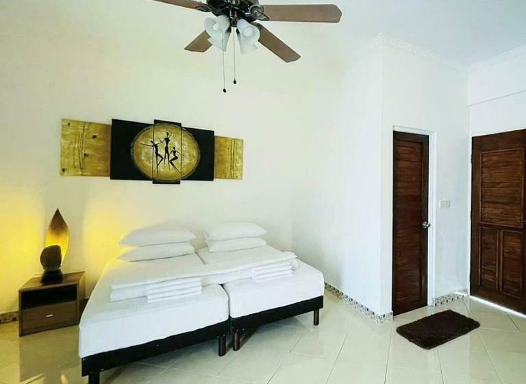 پانسیون Aloha Inn