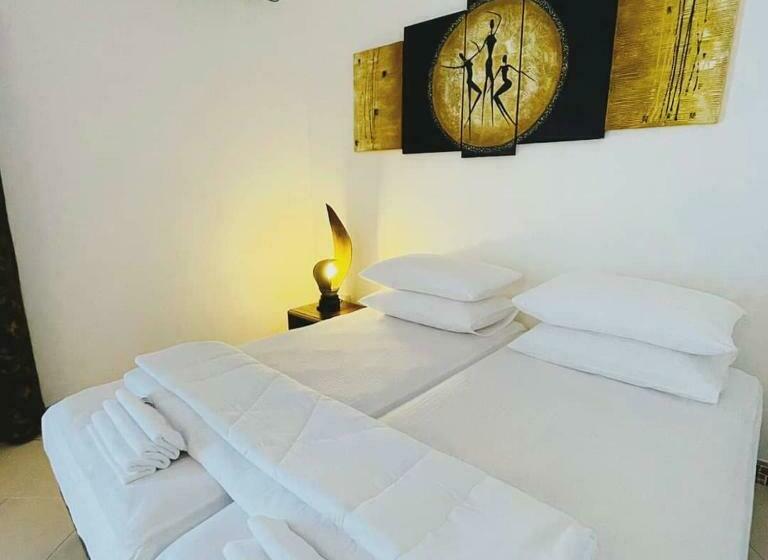 پانسیون Aloha Inn