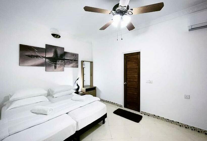 پانسیون Aloha Inn