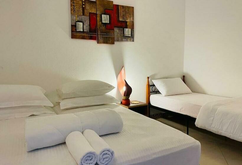 پانسیون Aloha Inn