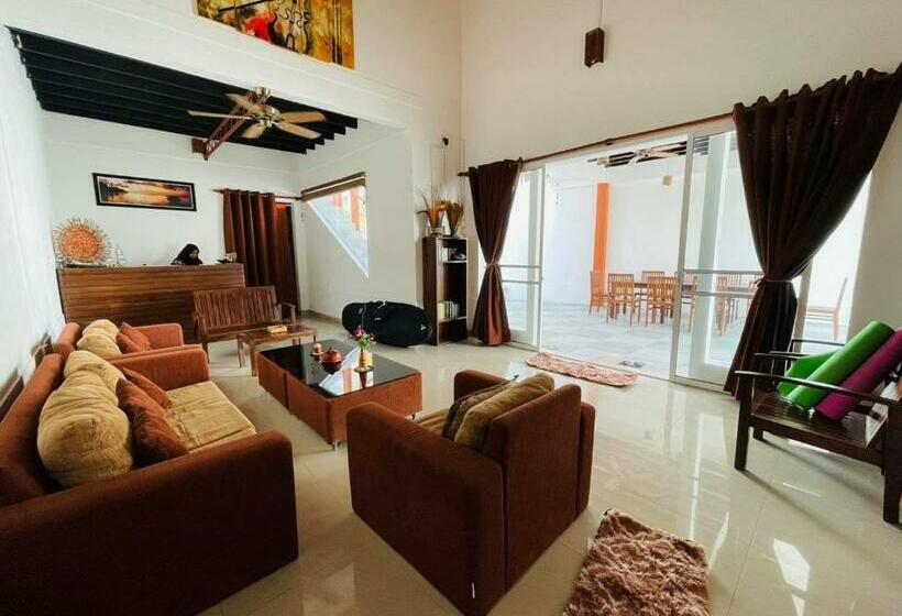 پانسیون Aloha Inn