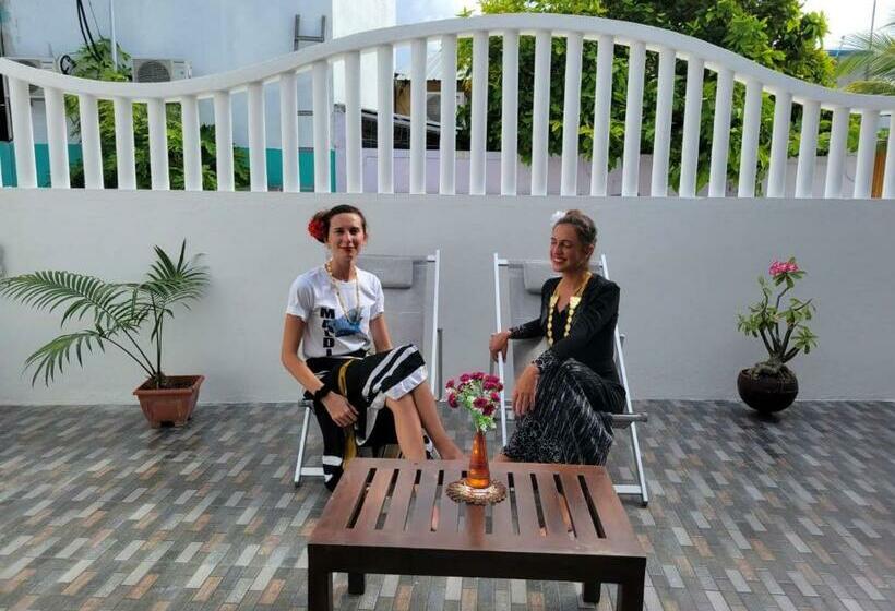 پانسیون Aloha Inn