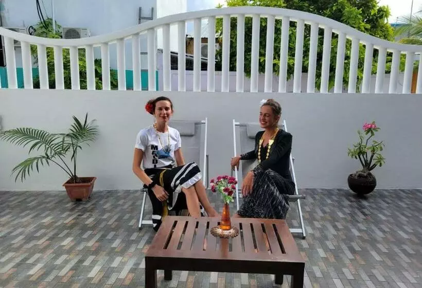 پانسیون Aloha Inn