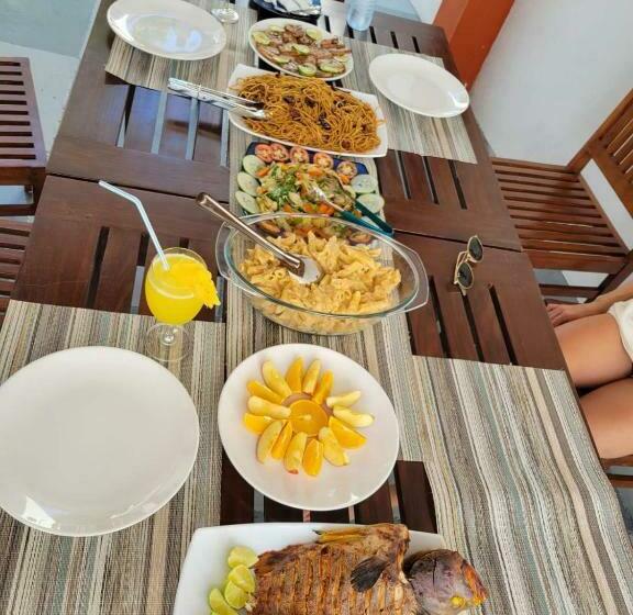 پانسیون Aloha Inn