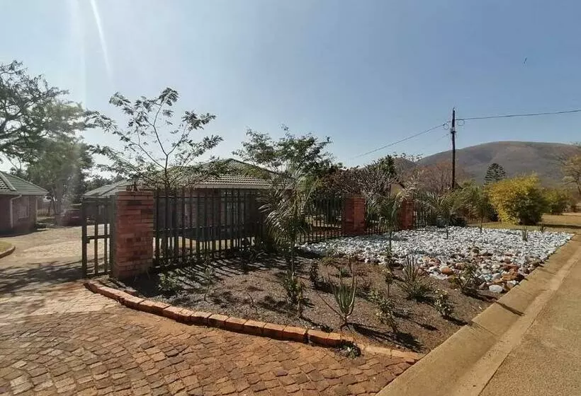 ペンション Erythrina Cottages