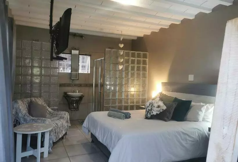 Aamiaismajoitus (B&B) Adams  Mtoti