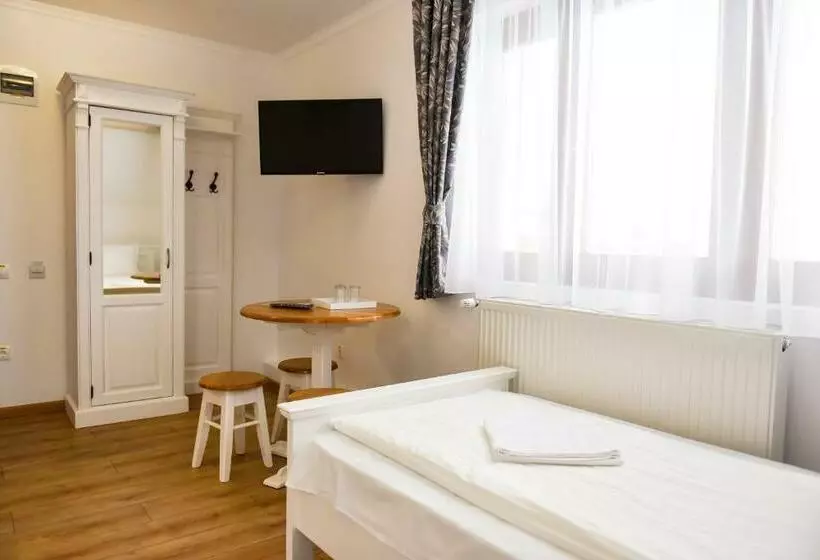 ベッドアンドブレックファースト Hadnagy Panzió