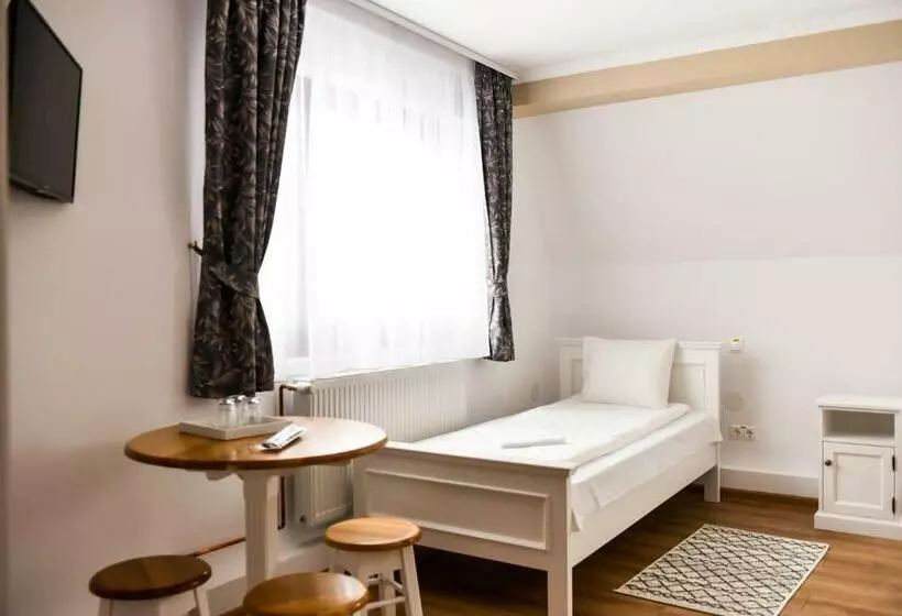 ベッドアンドブレックファースト Hadnagy Panzió