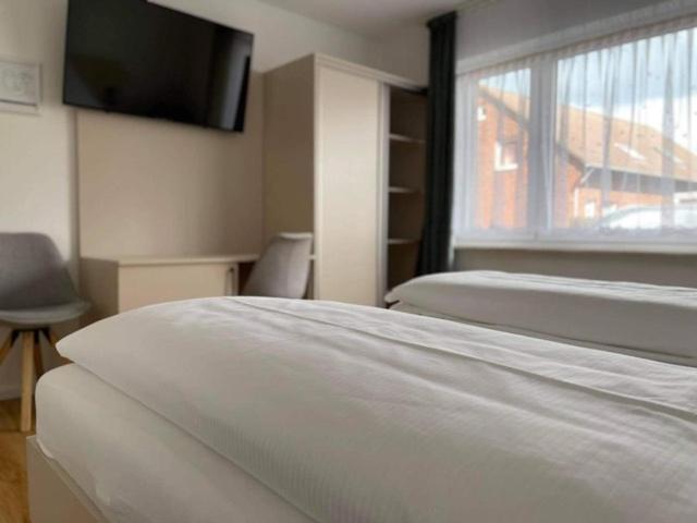 تختخواب و صبحانه Pension Seegarten