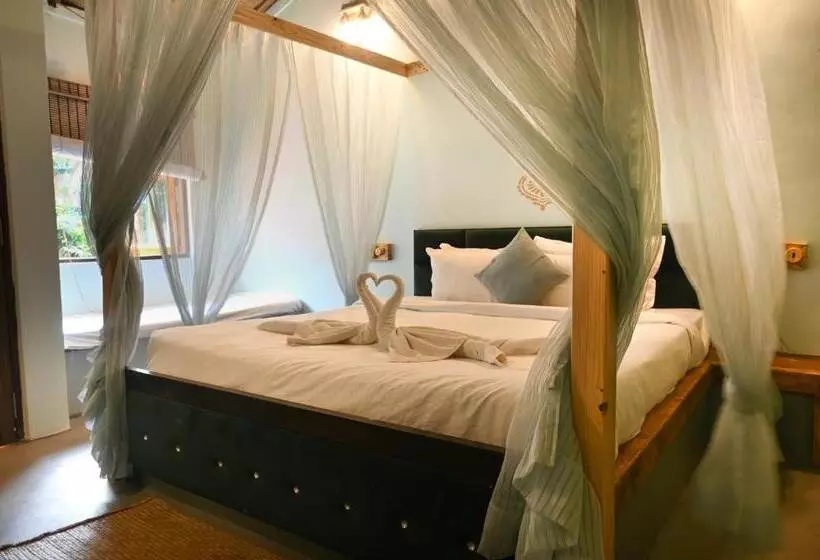 Hôtel Amadi Beach Front Resort